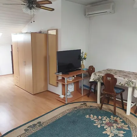 Daire Magdalena Pag Town